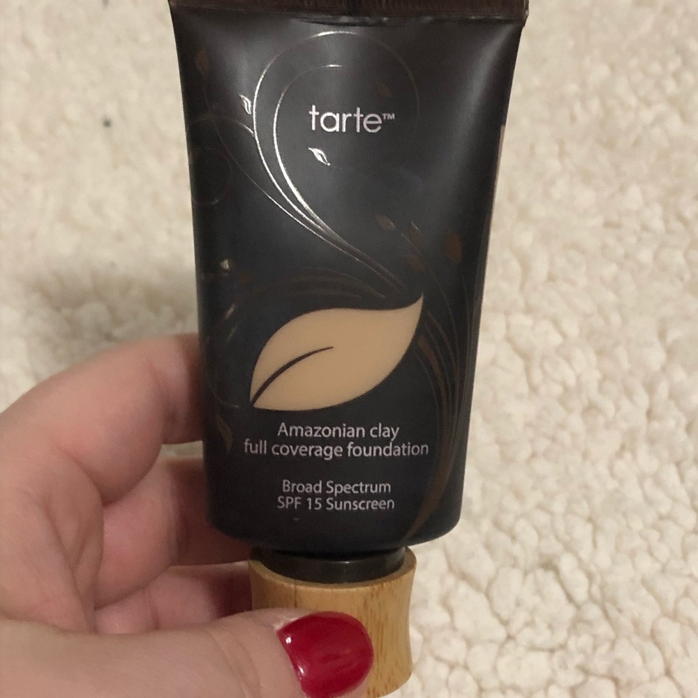 Tarte Amazonian clay foundation